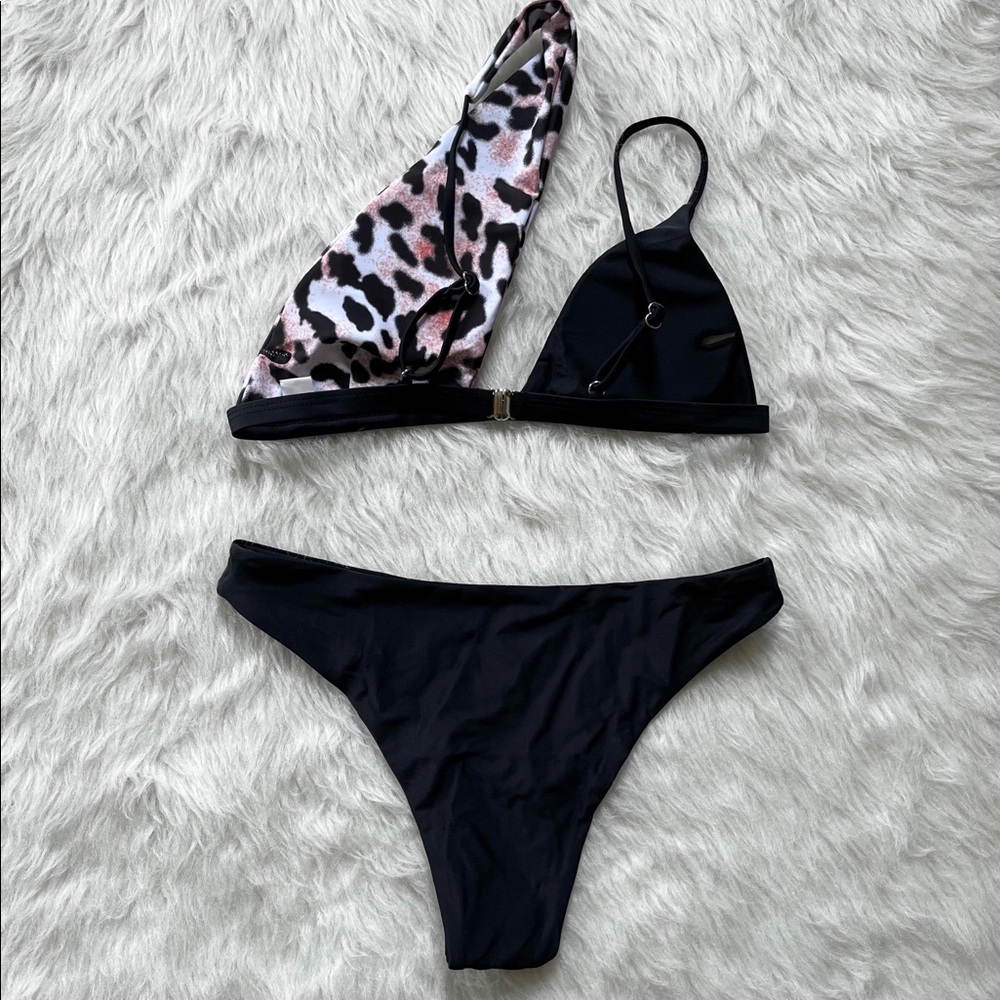 NWOT Black Leopard Print One Shoulder Bikini Size Medium - Picture 4 of 6